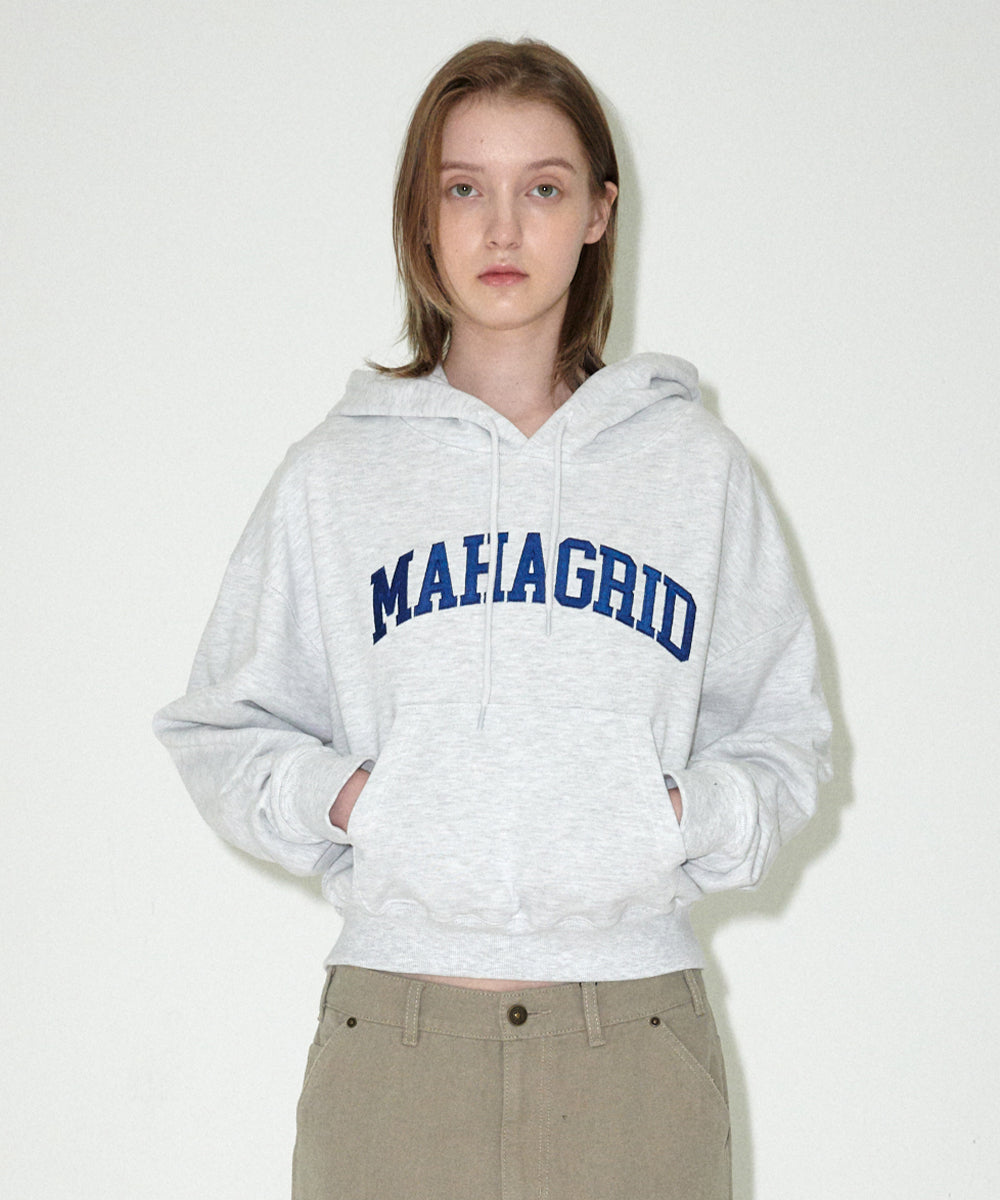 MAHAGRID VARSITY LOGO CROP HOODIE [LIGHT GREY]