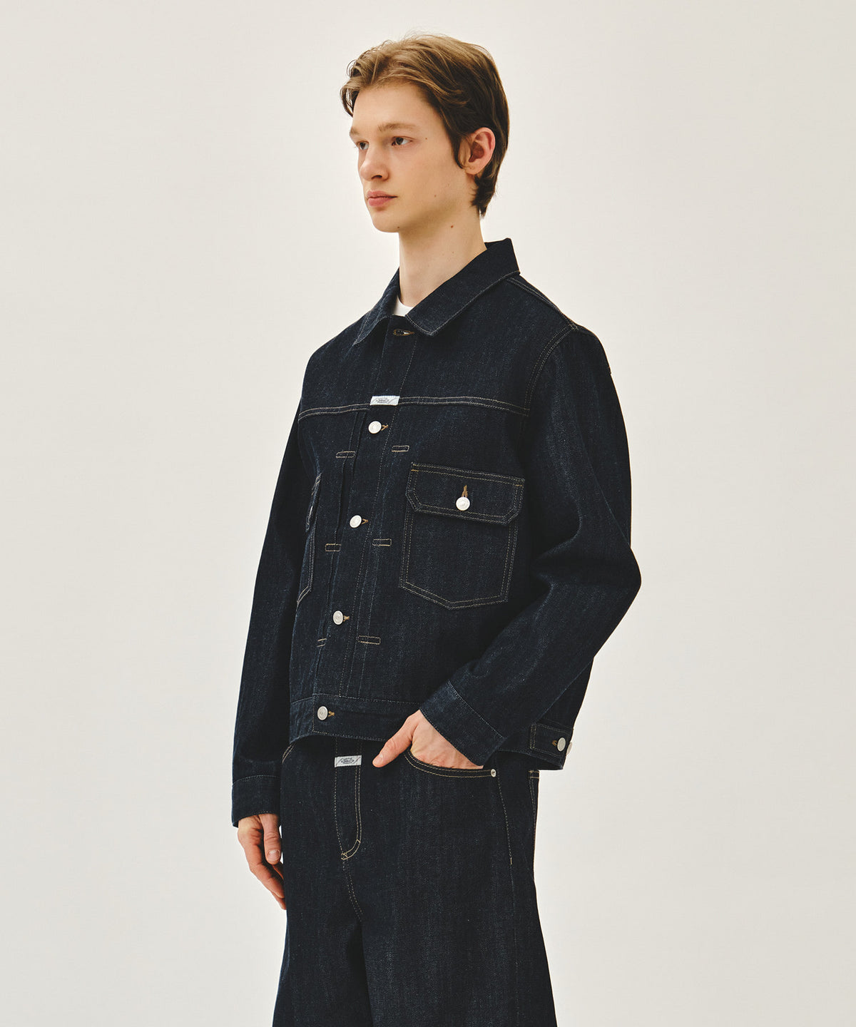 MARITHE M SELVAGE DENIM TRUCKER JACKET indigo