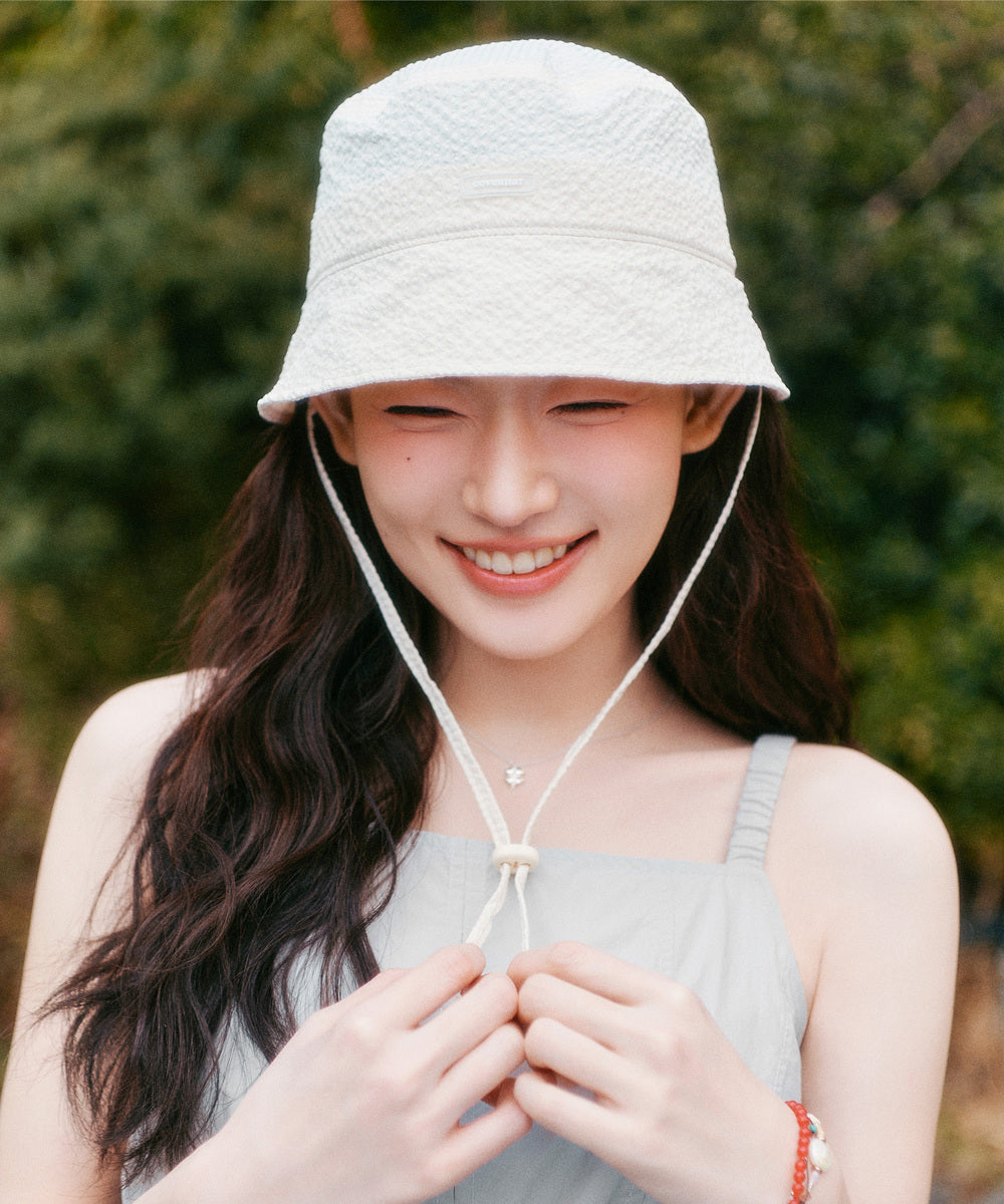 Covernat Women's Seersucker Bucket Hat Ivory