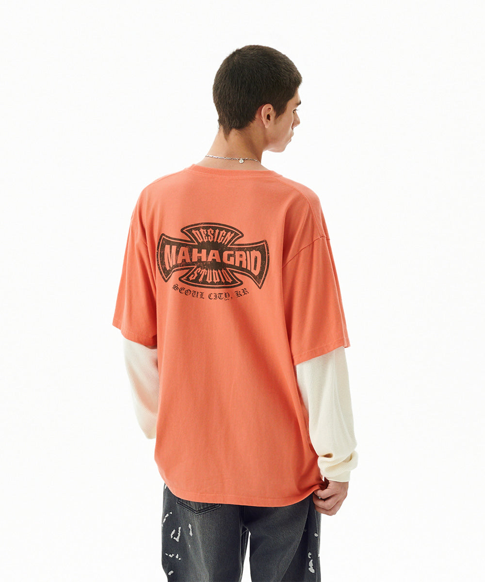 MAHAGRID CROSS LOGO THERMAL LS TEE [ORANGE]