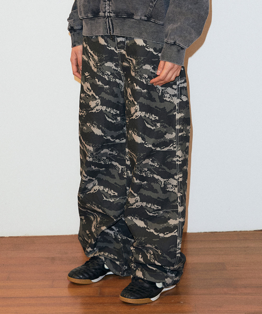 MAHAGRID TIGER CAMO WIDE PANTS [KHAKI]