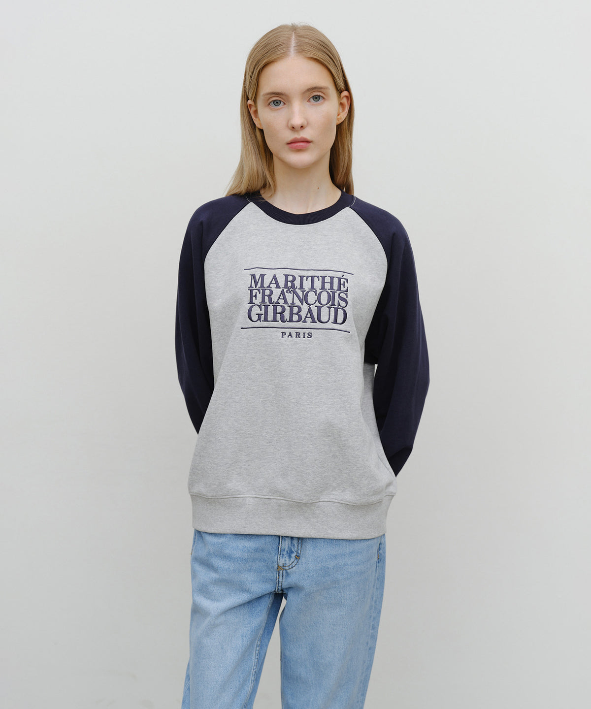 MARITHE CLASSIC LOGO COLOR BLOCK RAGLAN SWEATSHIRT navy