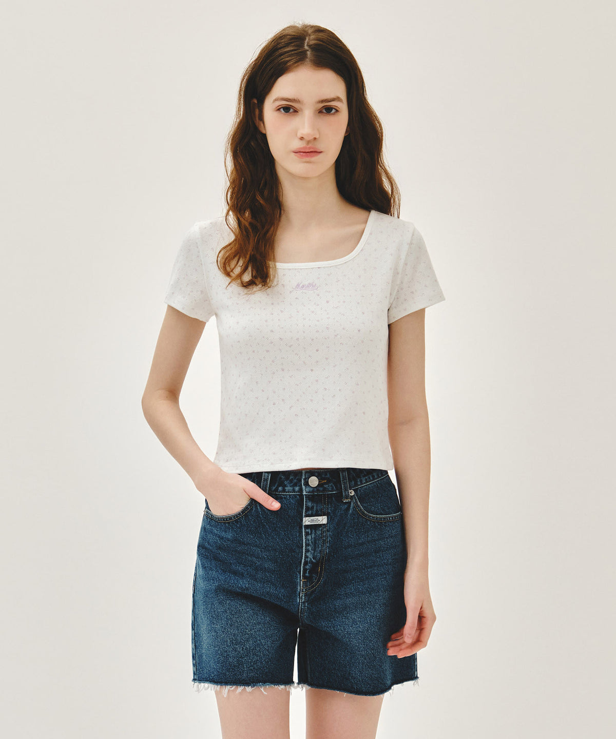 MARITHE W FLOWER SLIM CROP TEE ivory