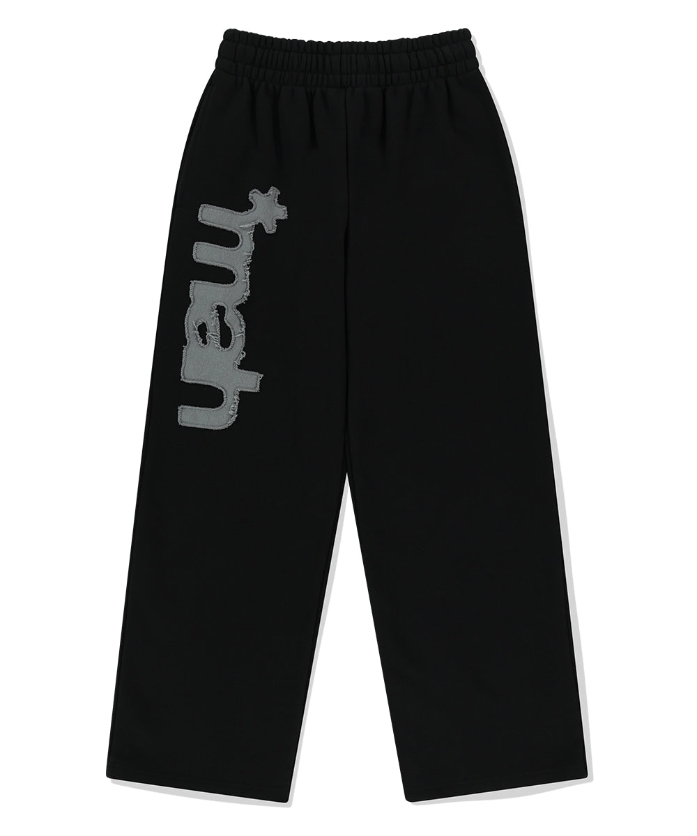MAHAGRID CUT OFF APPLIQUE SWEATPANT [BLACK]
