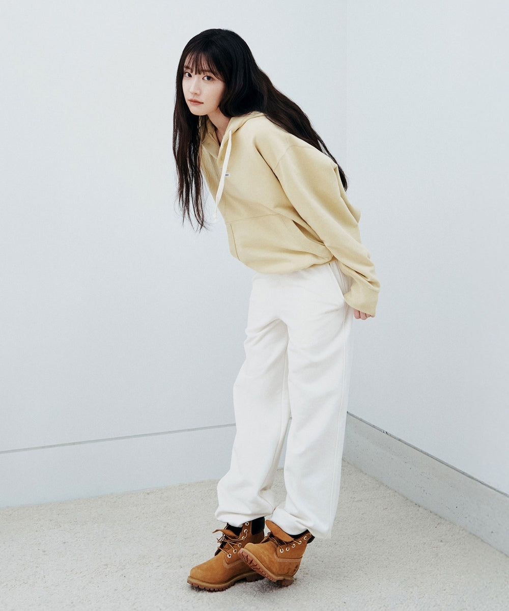 Covernat Worn by Choi Yunji's Straight Sweatpants Ivory