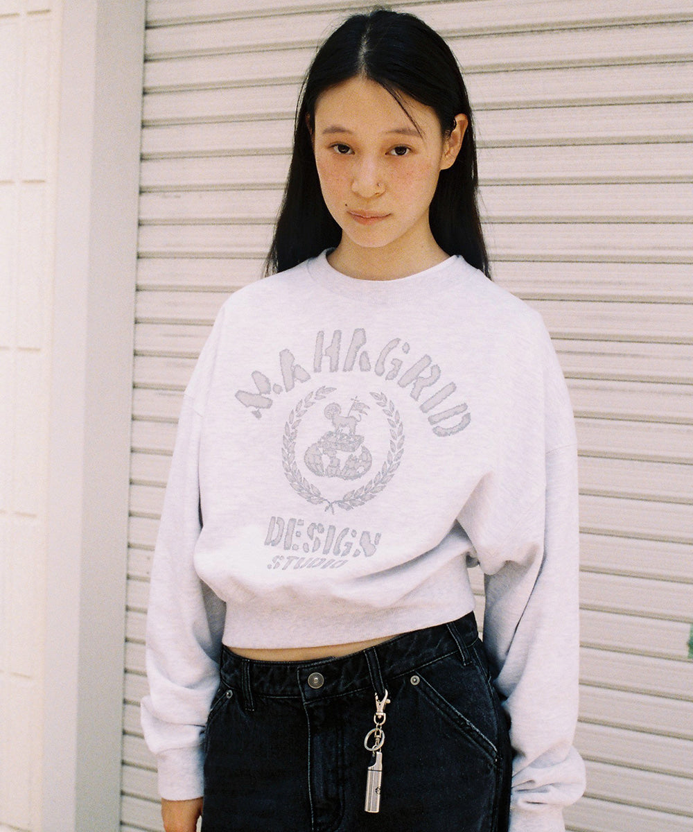 MAHAGRID VINTAGE COLLEGE CROP SWEATSHIRT [LIGHT GREY]