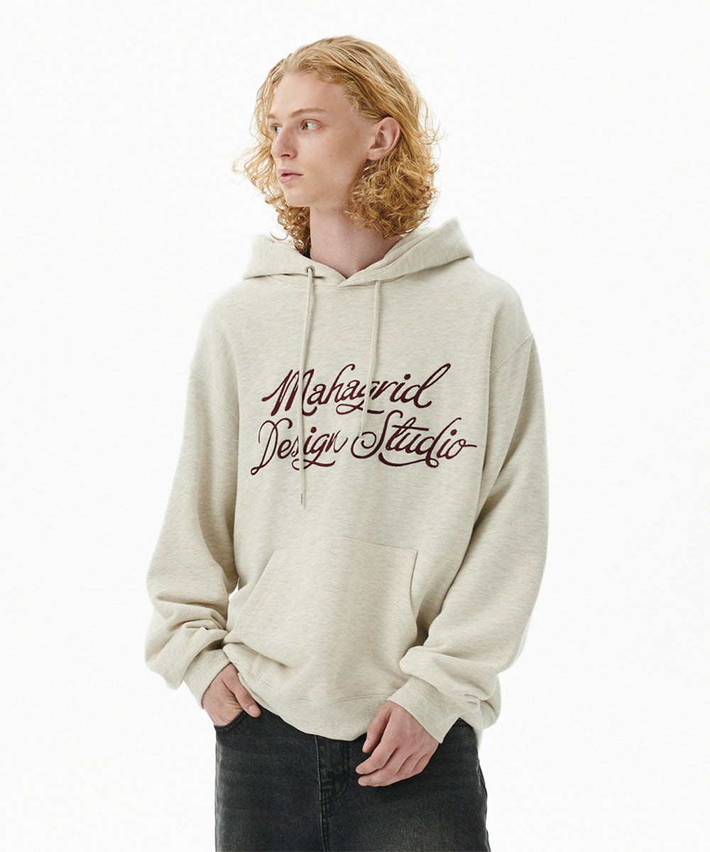 MAHAGRID LETTER INK LOGO HOODIE [OATMEAL]
