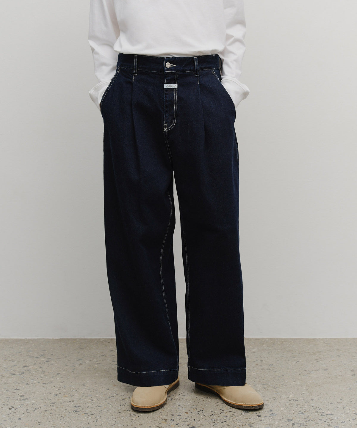 MARITHE M LOW-WAIST TUCK WIDE DENIM PANTS dark blue