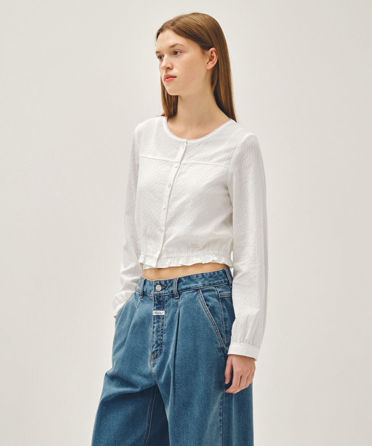 MARITHE W LACE SHIRRING CROP BLOUSE white