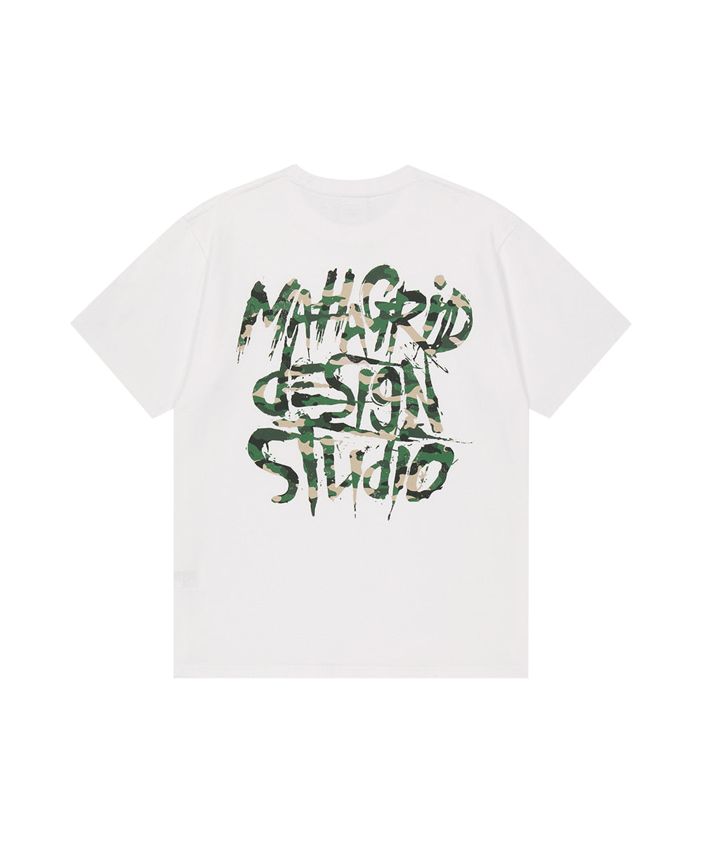 MAHAGRID [Shipping Begin 07/15] CAMO SLASH LOGO TEE[WHITE]