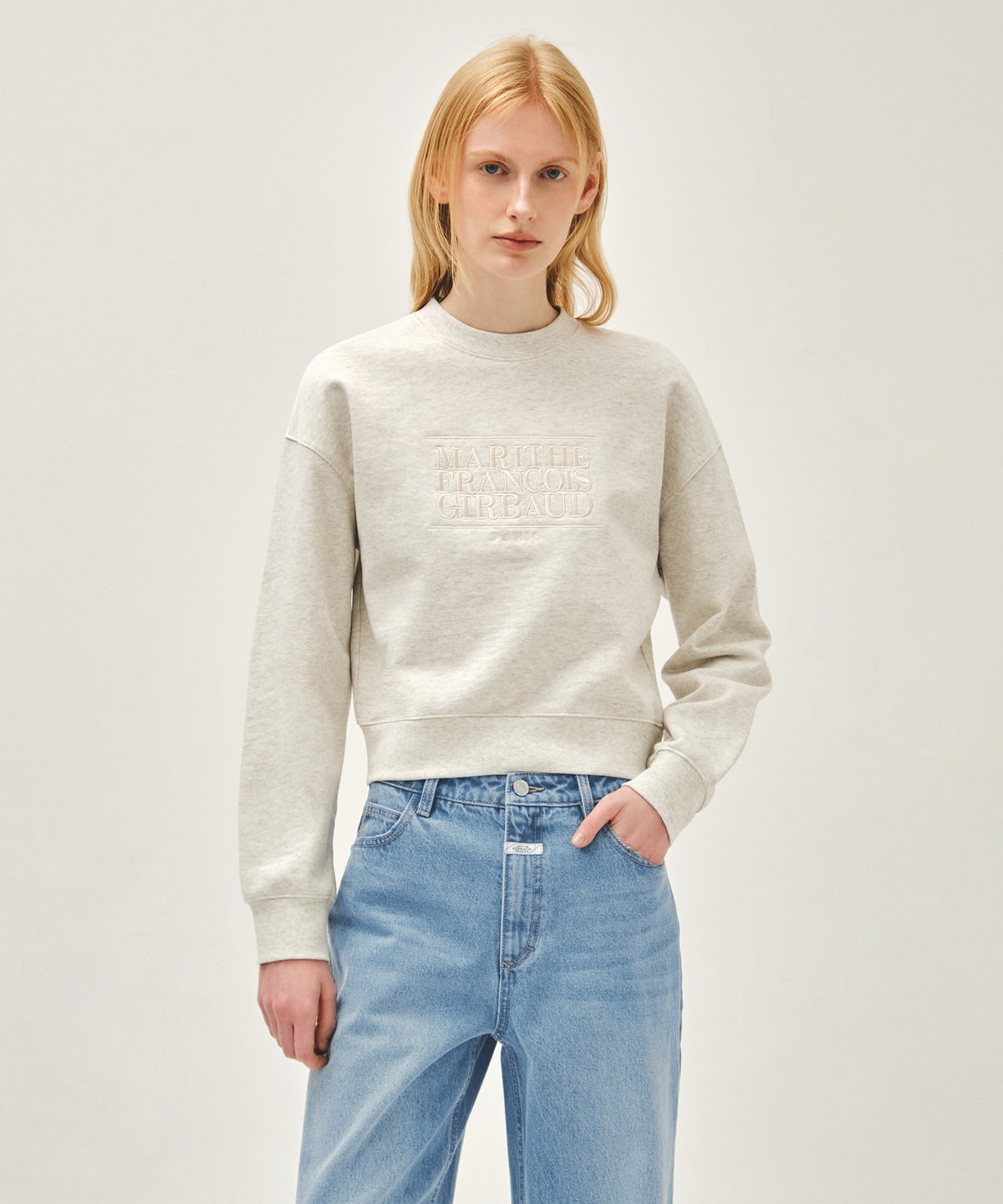 MARITHE W CLASSIC LOGO CROP SWEATSHIRT oatmeal