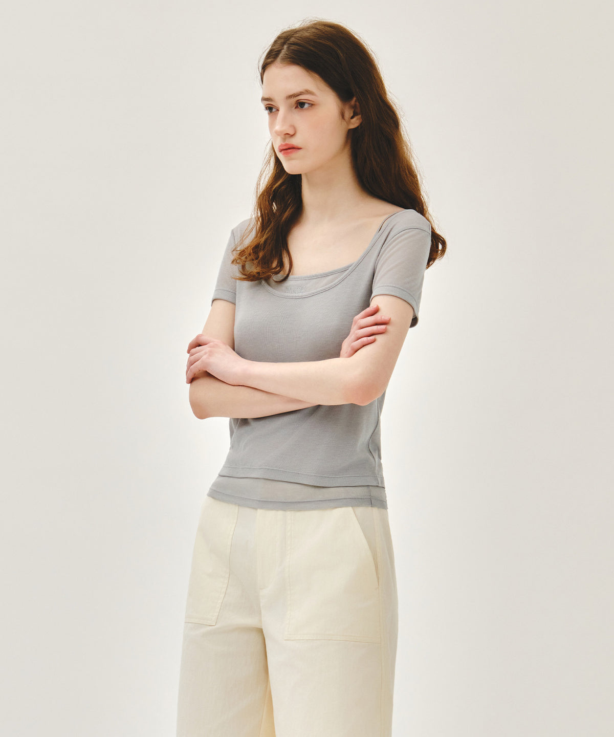 MARITHE W SMALL CLASSIC LOGO SLEEVELESS LAYERED SLIM CROP TEE light gray