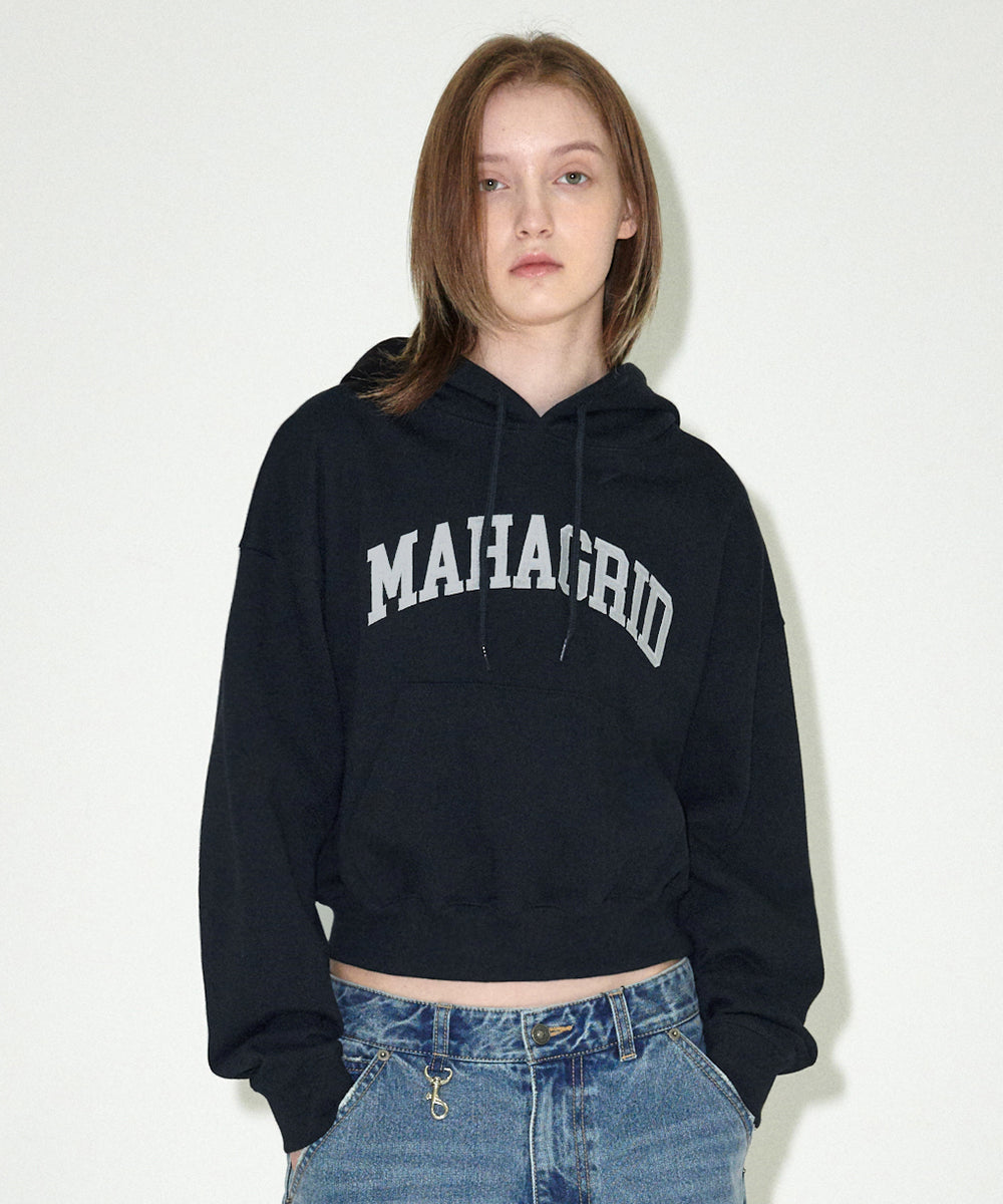 MAHAGRID VARSITY LOGO CROP HOODIE [NAVY]
