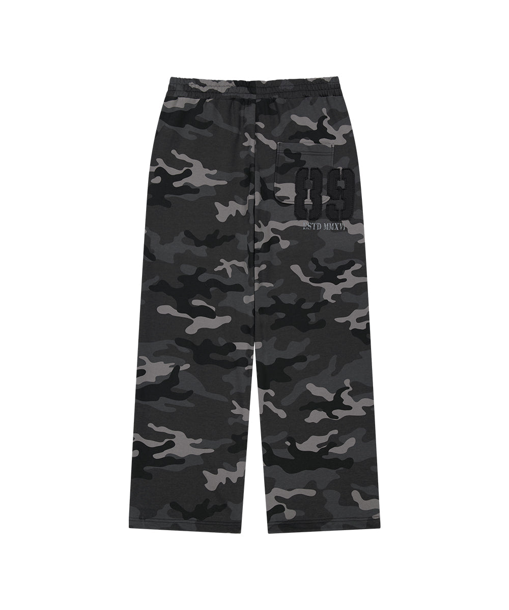 MAHAGRID CAMO APPLIQUE SWEATPANT [BLACK]