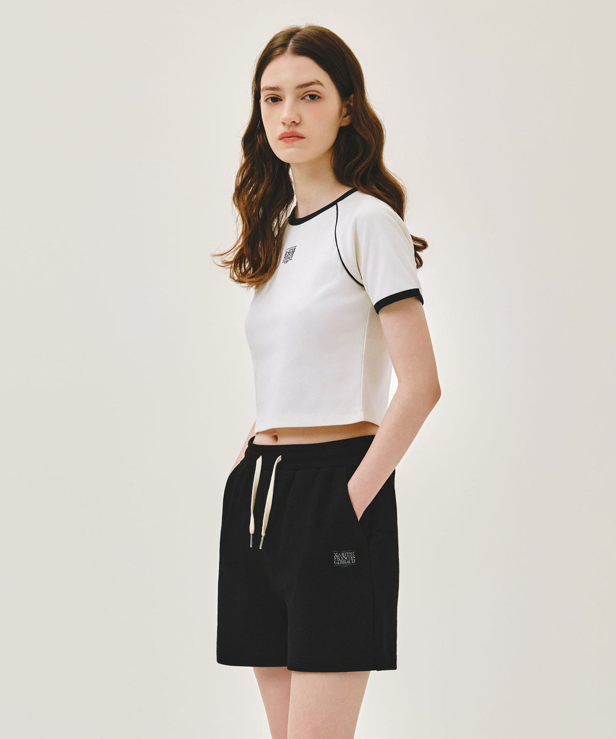 MARITHE W AEROCOOL SMALL CLASSIC LOGO RINGER SLIM CROP TEE ivory