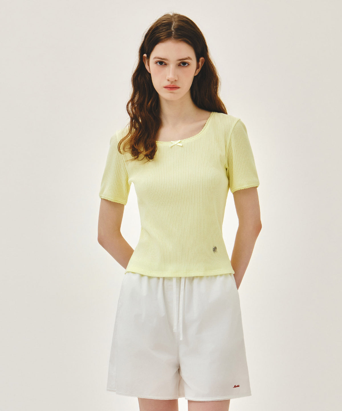 MARITHE W SQUARE NECK LACE DETAIL TEE light yellow