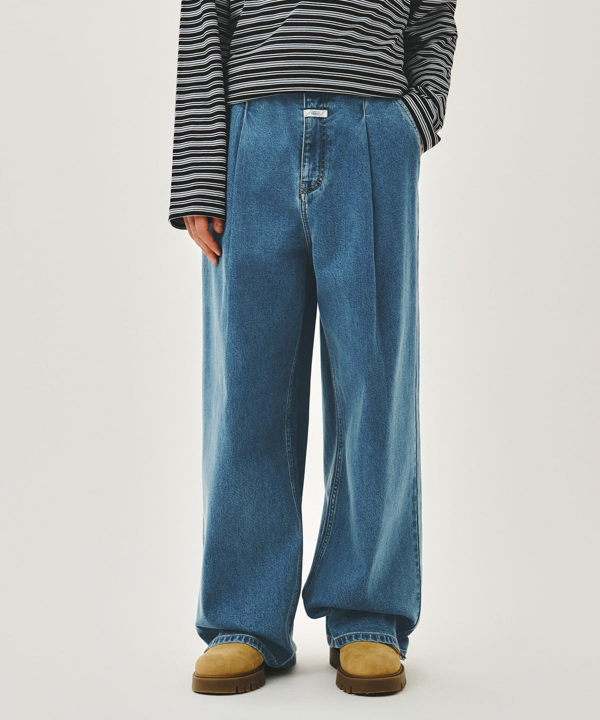 MARITHE NEW M LOW-WAIST TUCK WIDE DENIM PANTS blue