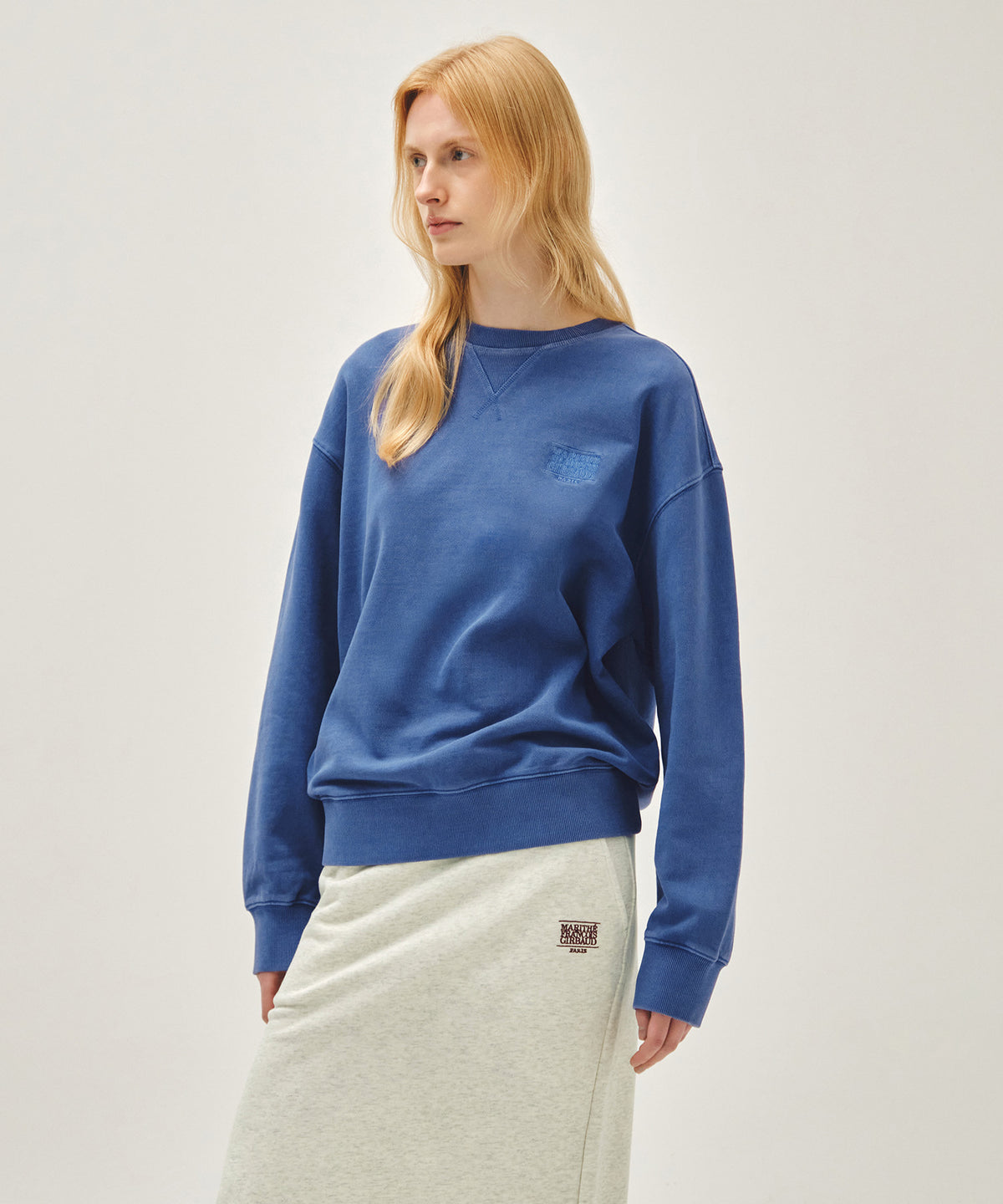 MARITHE OUTLINE CLASSIC LOGO DYEING OVERSIZED SWEATSHIRT blue