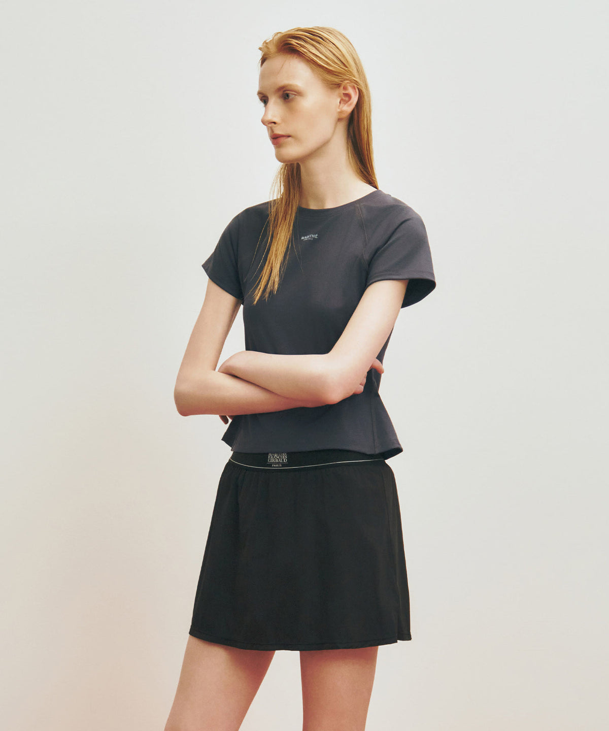 MARITHE SPORT W ATHLEISURE SLIM CROP TEE charcoal