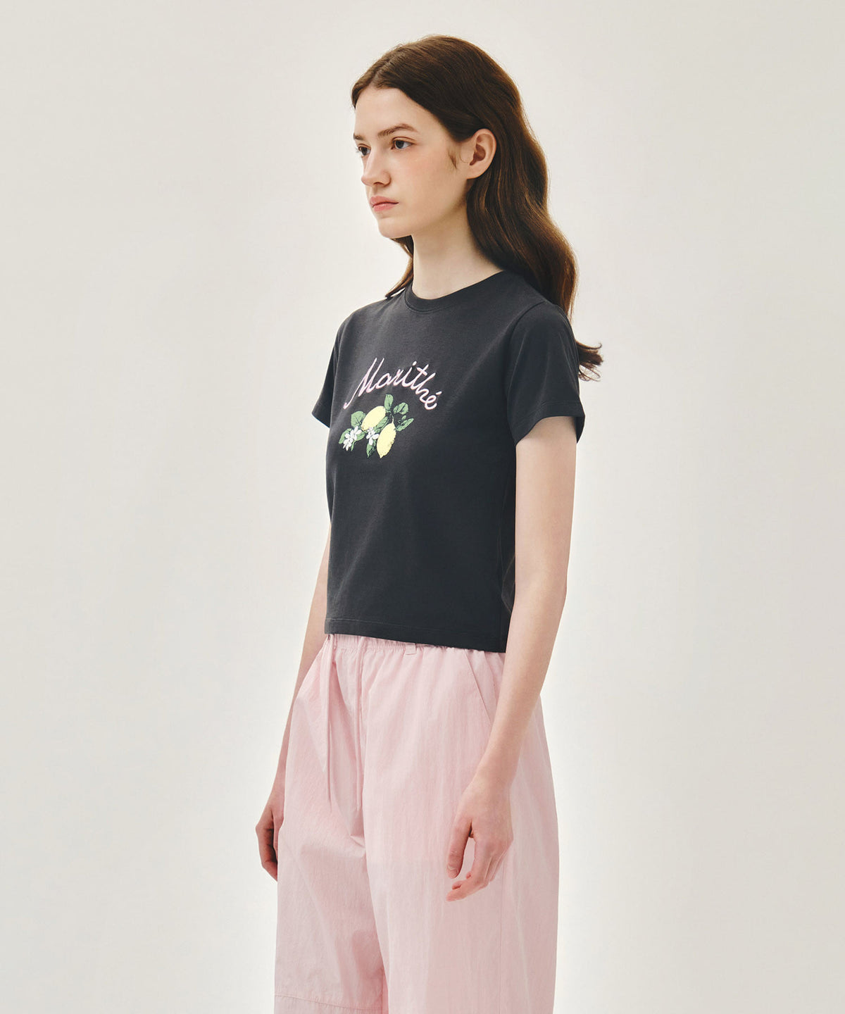 MARITHE [7/9 Scheduled Shipping] W LEMON GRAPHIC SLIM CROP TEE charcoal