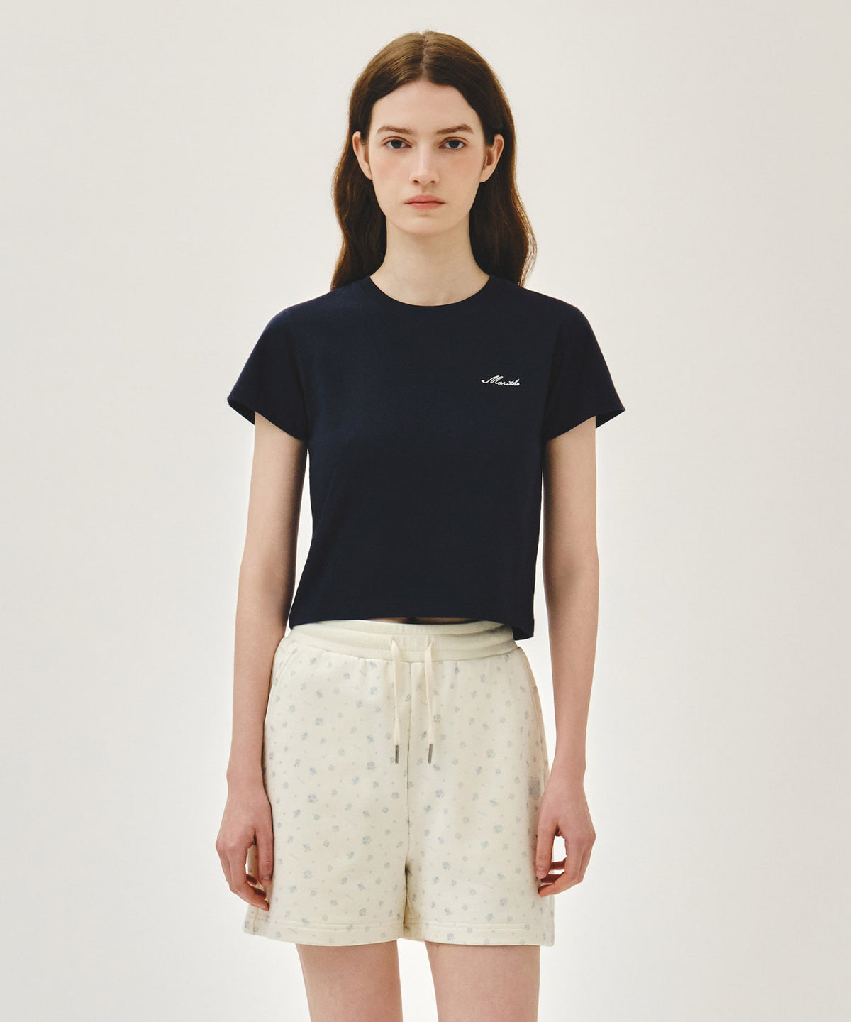 MARITHE W SMALL LETTERING SLIM CROP TEE navy