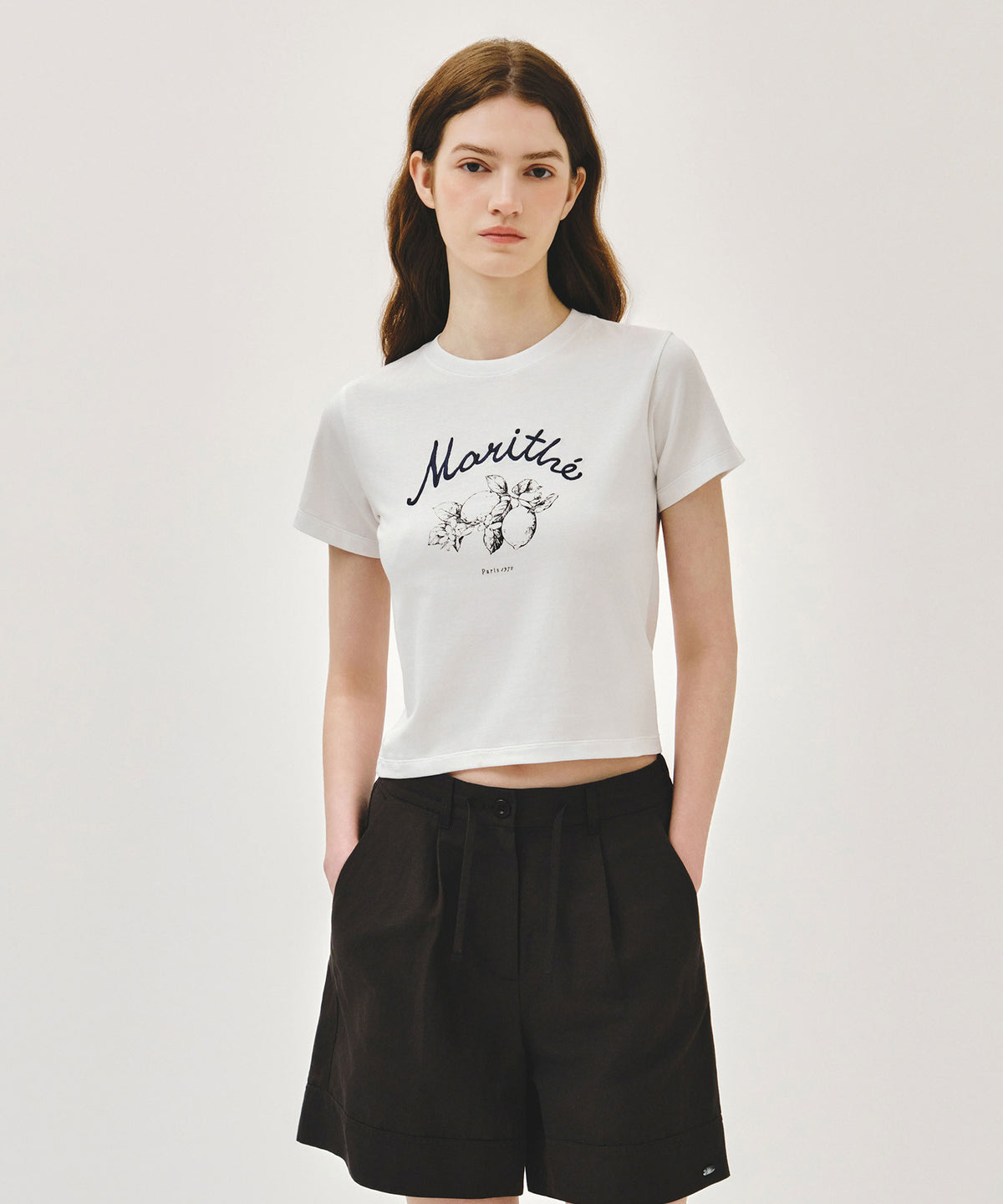 MARITHE W LEMON GRAPHIC SLIM CROP TEE white