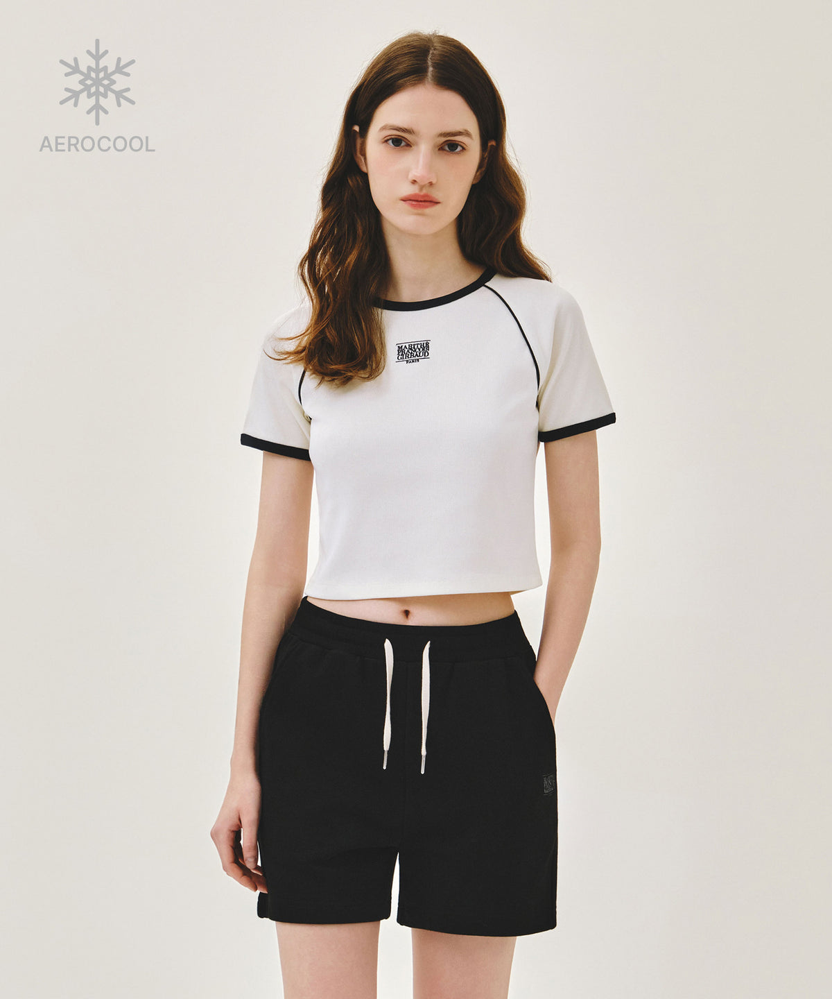 MARITHE W AEROCOOL SMALL CLASSIC LOGO RINGER SLIM CROP TEE ivory
