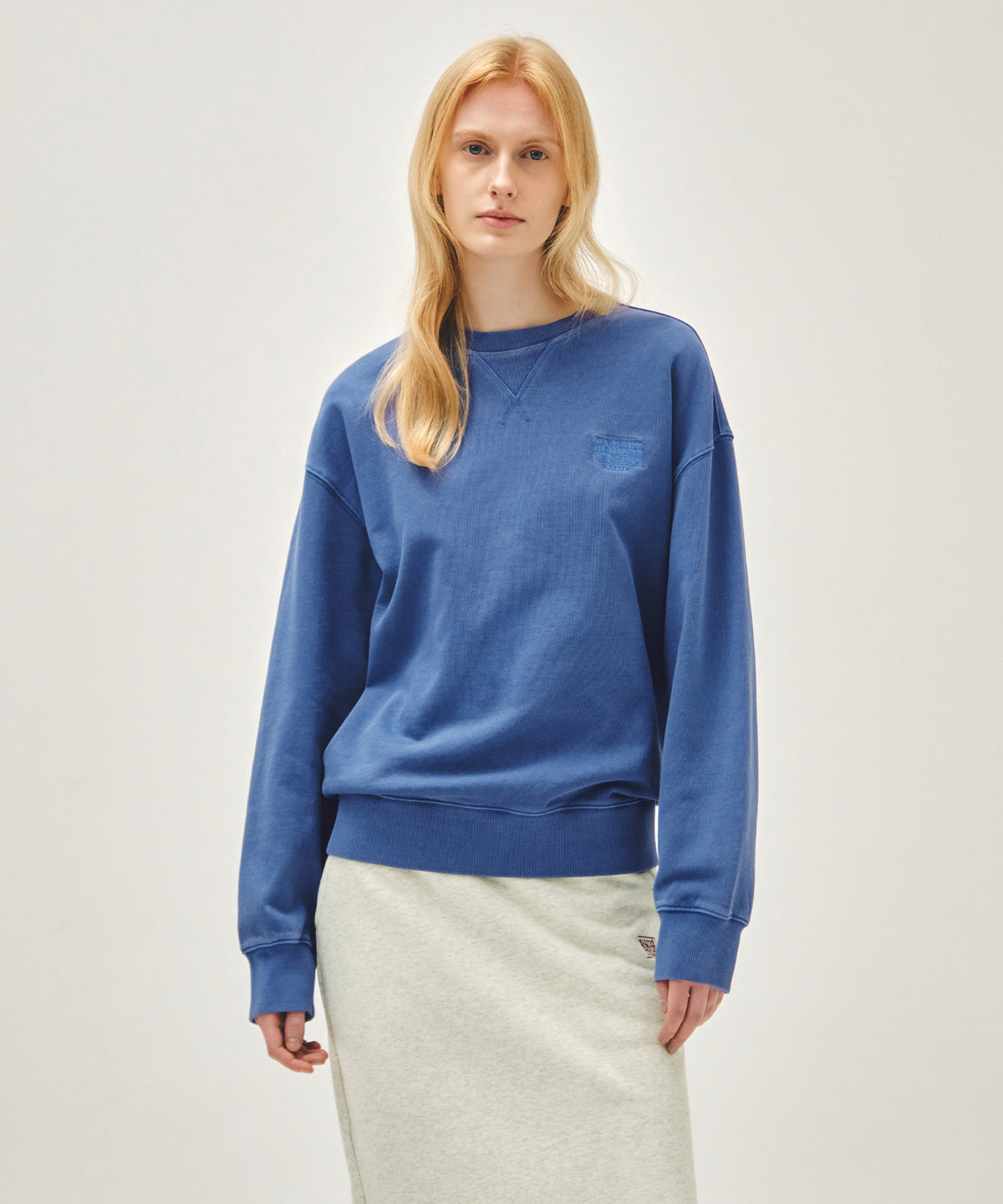MARITHE OUTLINE CLASSIC LOGO DYEING OVERSIZED SWEATSHIRT blue