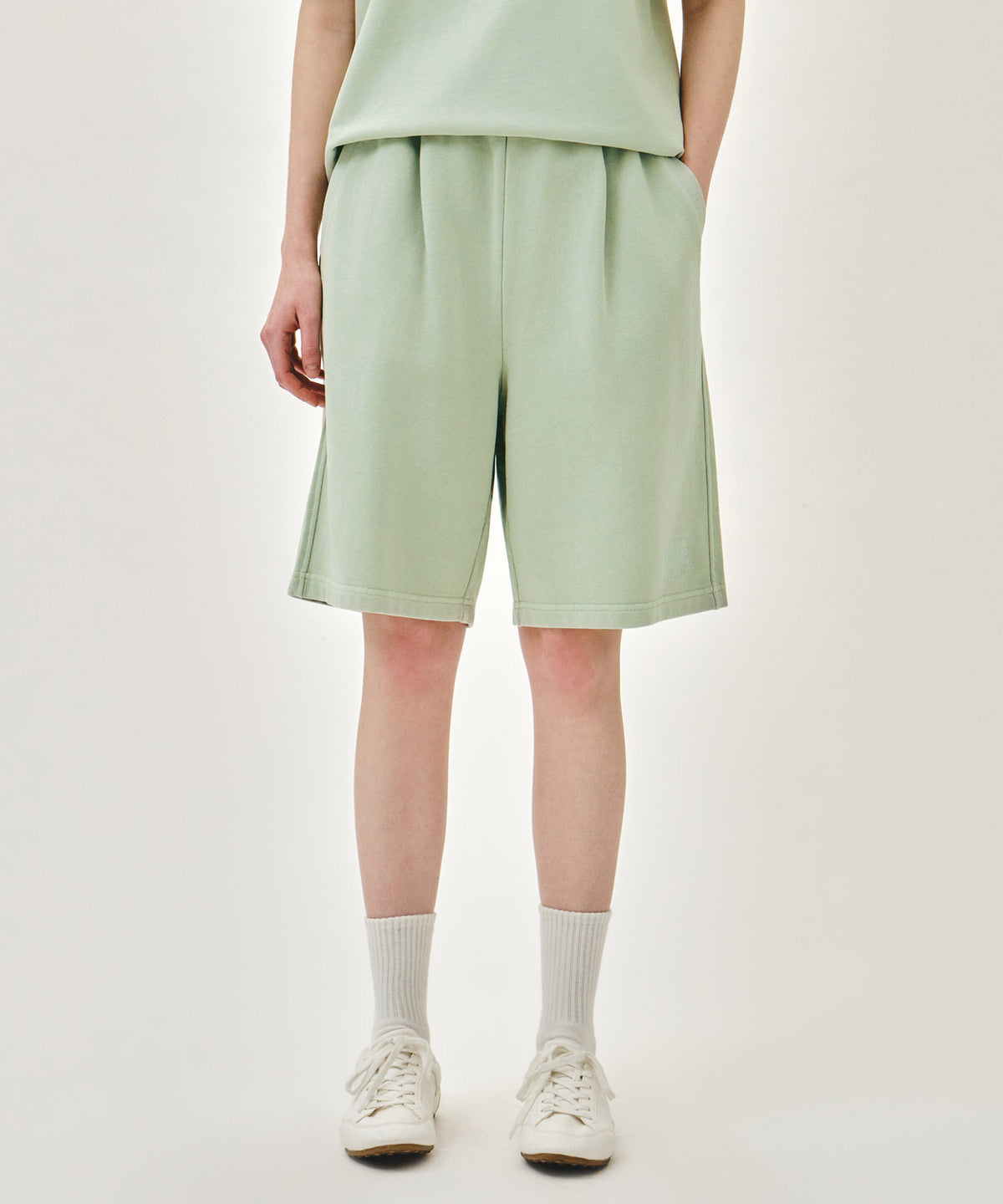 MARITHE OUTLINE CLASSIC LOGO DYEING BERMUDA SWEAT SHORTS mint