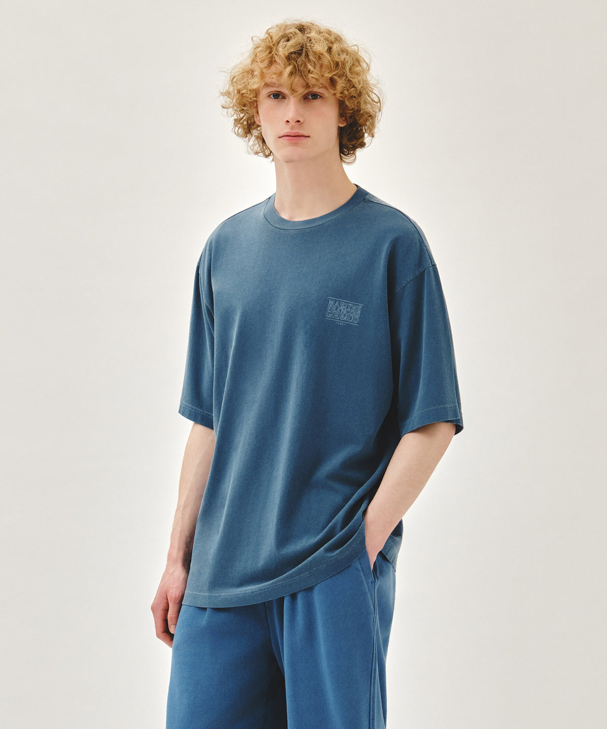MARITHE LINE CLASSIC LOGO DYEING OVERSIZED TEE light blue