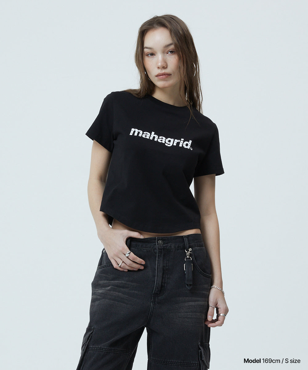 MAHAGRID DOT BASIC LOGO ROUND CROP TEE [BLACK]