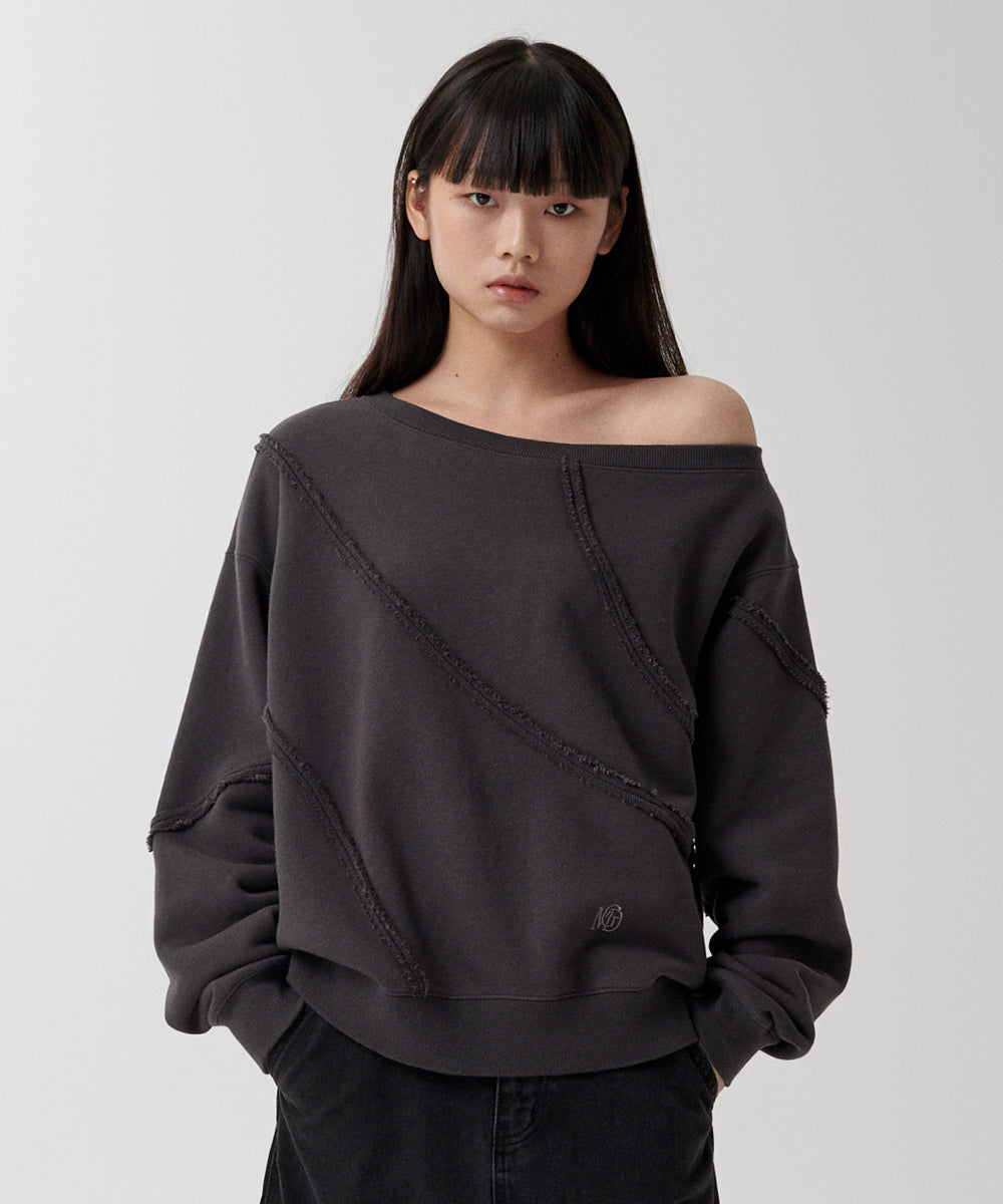 MAHAGRID ONE SHOULDER SWEATSHIRT [CHARCOAL]