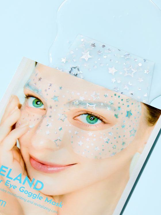 The Saem Iceland Glitter Eye Goggle Mask